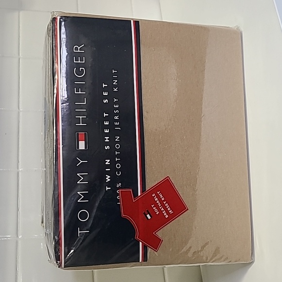 Tommy Hilfiger 100% Cotton Jersey Knit Twin Sheet Set Kids teens unisex grandma - Picture 1 of 9